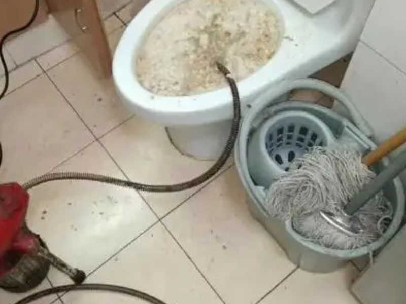 温江郫县城区专业通厕所马桶餐厨下水道化粪池清掏